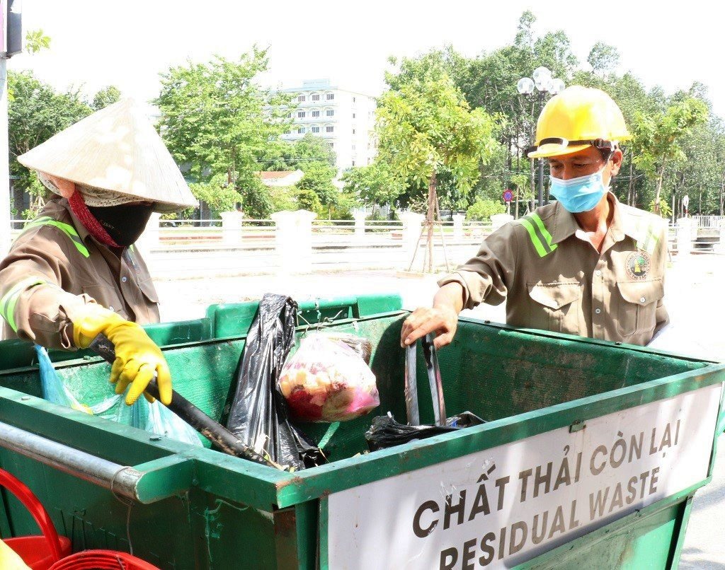 Long An: Phấn đấu 40% hộ dân phân loại rác tại nguồn vào năm 2021