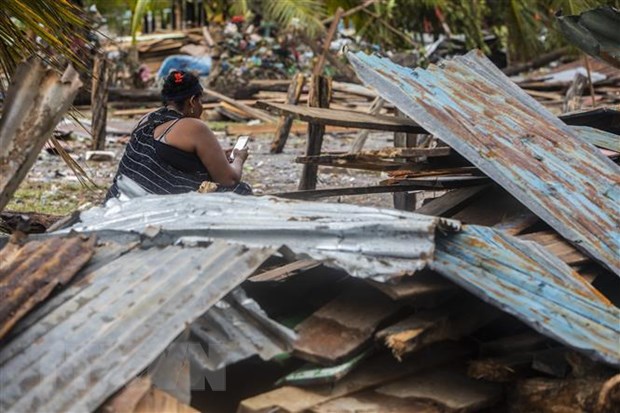 Nhiều ngôi nhà bị đổ sập sau khi bão Eta tràn qua Bilwi, Nicaragua, ngày 5/11/2020. (Ảnh: AFP/TTXVN)