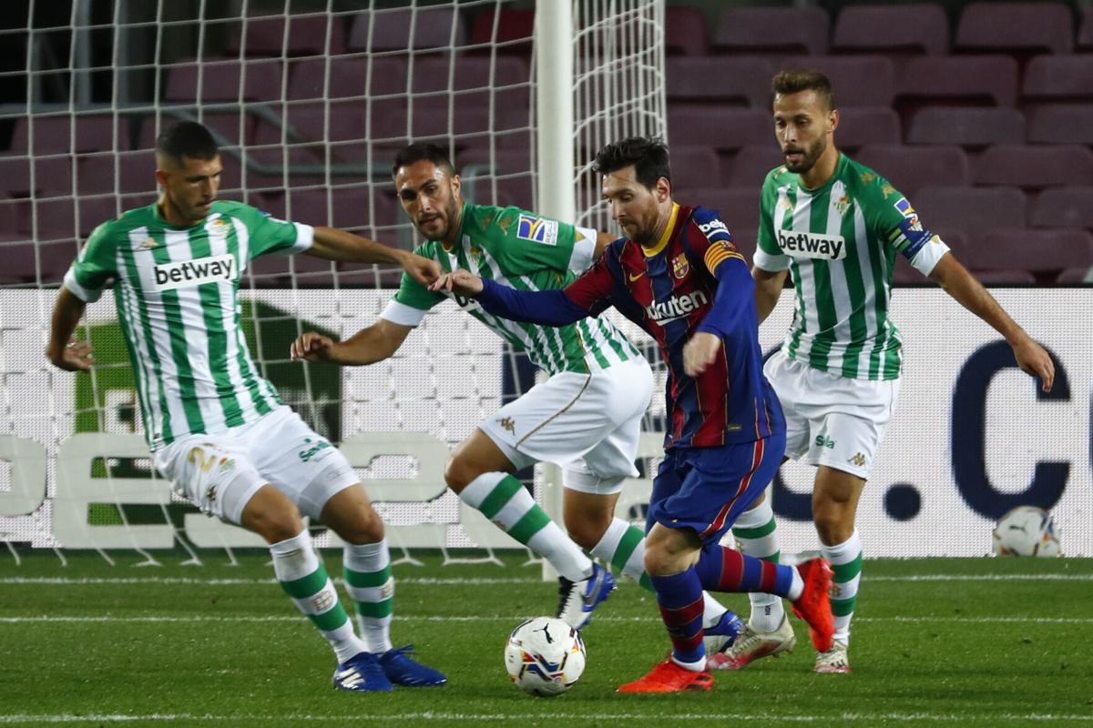 Messi lập cú đúp, Barca thắng dễ Betis