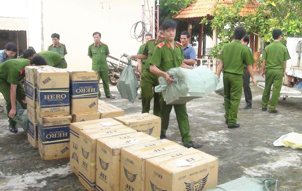Buôn lậu giảm sâu nhưng vẫn còn nhiều vướng mắc trong xử lý