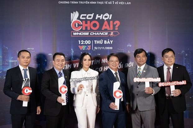 Leaders of large companies at Whose Chance? television game show. (Photo courtesy of ALO Media)