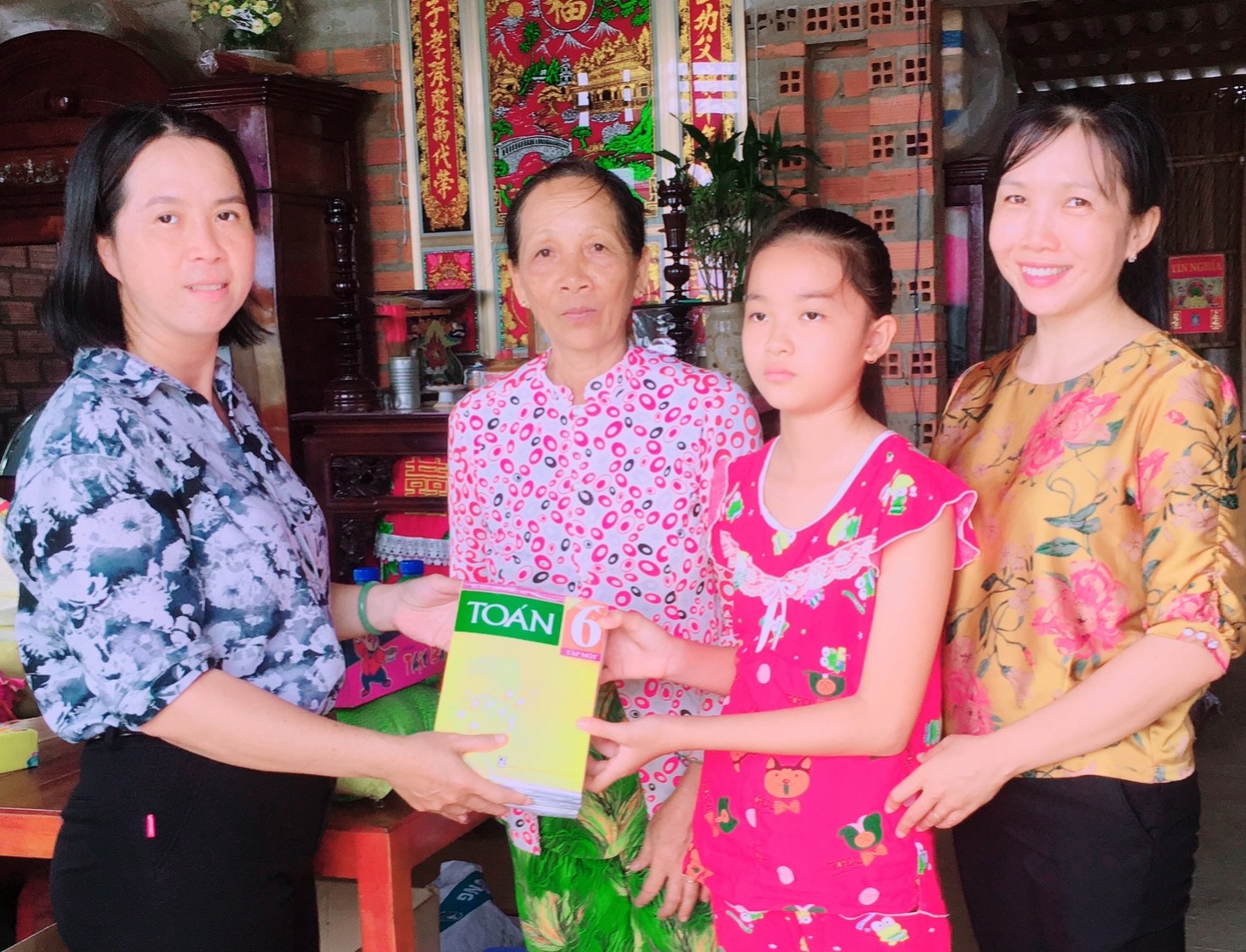 Tạo cơ hội phát triển cho phụ nữ và trẻ em gái