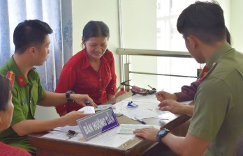 Niềm nở, tận tình và trách nhiệm khi giải quyết công việc