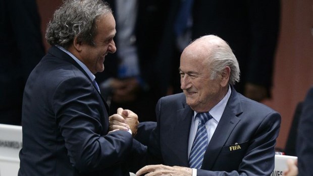 Ông Sepp Blatter và Michel Platini. (Nguồn: sport.aktuality.sk)