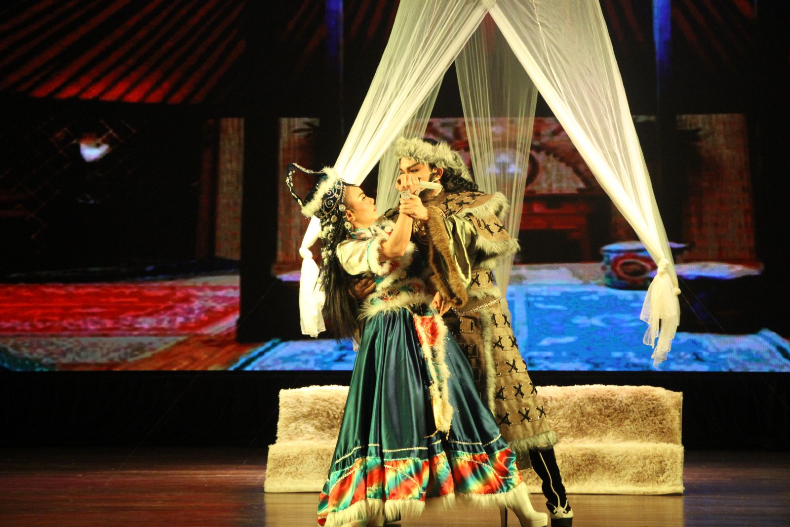 Đoàn Cải lương Long An đoạt 1 huy chương vàng, 1 huy chương bạc Cuộc thi Tài năng trẻ diễn viên cải lương toàn quốc năm 2020