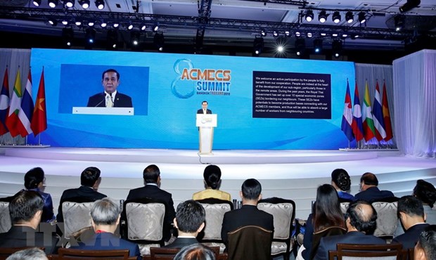 Hợp tác kiến tạo môi trường phát triển bền vững trong khu vực Thủ tướng Thái Lan Prayuth Chan-ocha phát biểu tại lễ khai mạc hội nghị. (Ảnh: Thống Nhất/TTXVN)