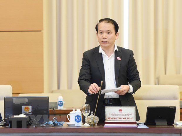 Khai mạc Phiên họp thứ 51 của Ủy ban Thường vụ Quốc hội Chủ nhiệm Ủy ban Tư pháp của Quốc hội Hoàng Thanh Tùng phát biểu. (Ảnh: Trọng Đức/TTXVN)