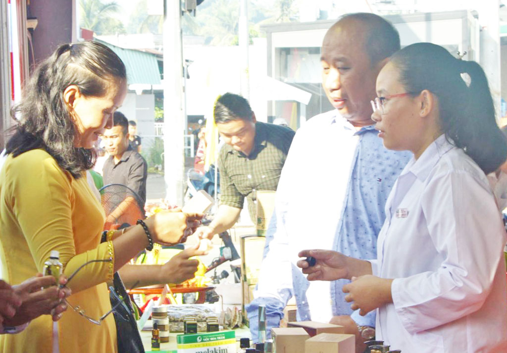 Long An: Local brand image communication laid its foundation Organizing the experience space - displaying typical products is one of the proposed communication strategies