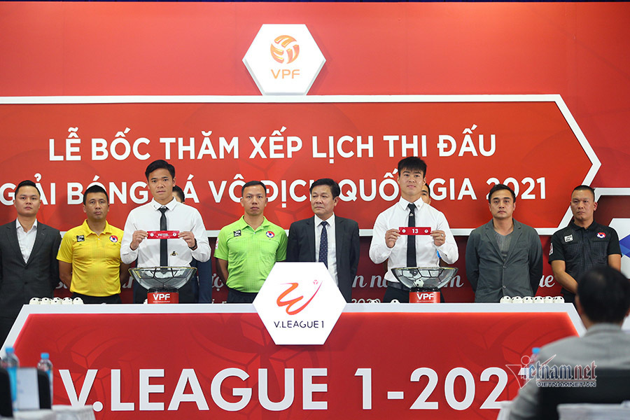 V-League 2021 dự báo khốc liệt: Thầy Park mừng mà... lo