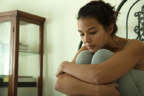 Cảm giác "ra rìa" trong hôn nhân Tôi đợi đến nguội ngắt bên mâm cơm nguội lạnh. Ảnh: Internet