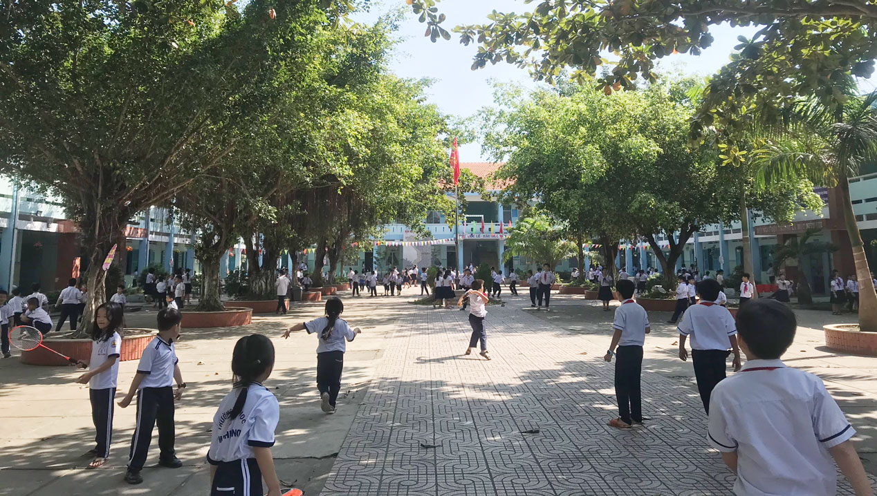 Vì mục tiêu nâng cao chất lượng giáo dục Học sinh vui chơi sau những giờ học căng thẳng