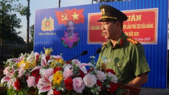 Phát động đợt cao điểm tấn công tội phạm bảo vệ Đại hội Đảng toàn quốc và Tết Nguyên đán