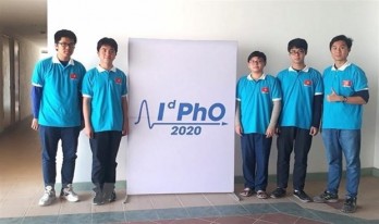 Vietnamese students bag five medals at int’l distributed physics Olympiad