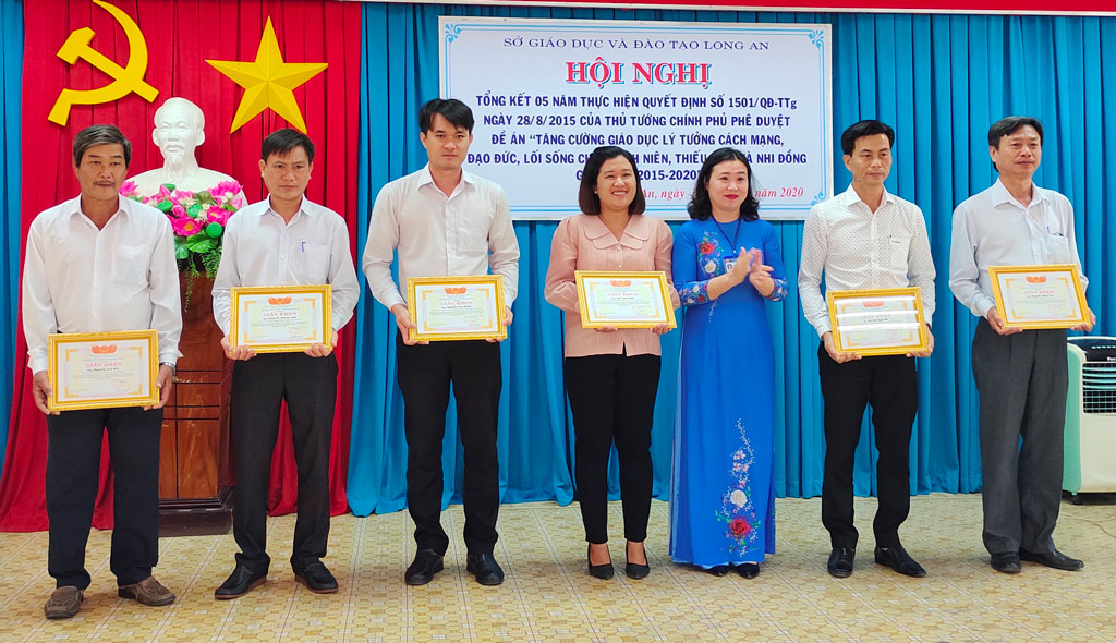 Tăng cường giáo dục lý tưởng cách mạng, đạo đức lối sống cho thanh thiếu niên và nhi đồng