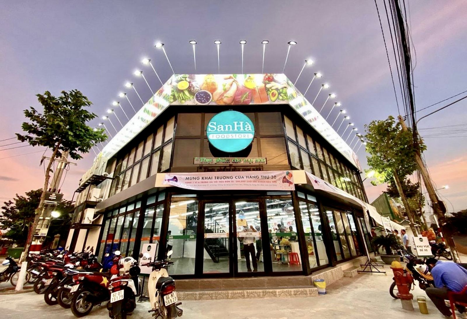San Ha store in Vinh Hung town