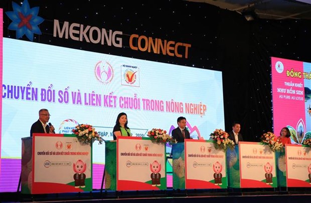 A workshop on digital transformation and supply chain in agriculture takes place in the Mekong Delta province of Dong Thap on December 21 on the sidelines of the 2020 Mekong Connect Forum. (Photo: VNA)