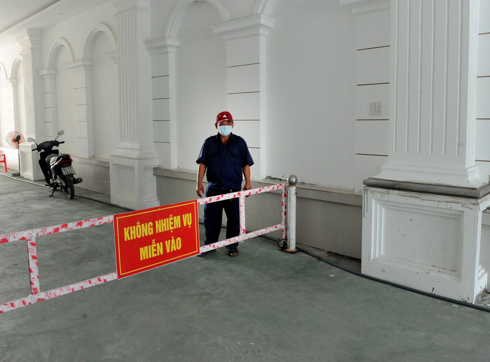 Cách ly chuyên gia nước ngoài, bảo đảm phòng dịch Covid-19