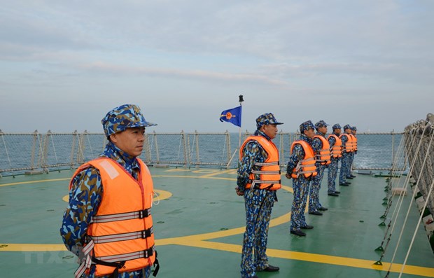 Vietnamese, Chinese coast guards conduct joint patrol in Tonkin Gulf Vietnamese and Chinese coast guards on December 22-23 successfully conducted a joint patrol in the Gulf of Tonkin. (Photo: VNA)