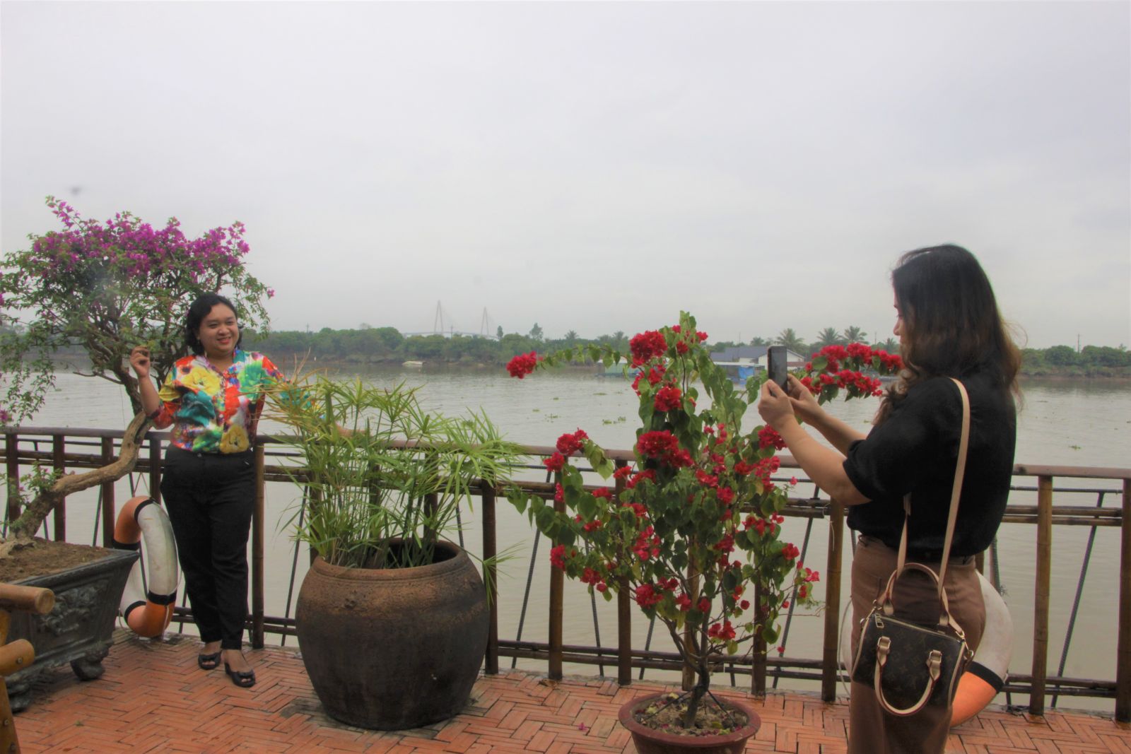 High quality tours and routes needed to serve tourists According to statistics, the number of tourists and revenue from tourists in localities has decreased sharply