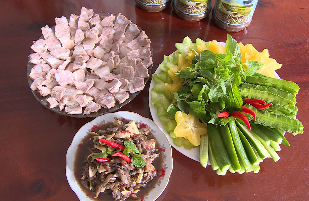 'Chắp cánh' cho đặc sản Đậm đà vị mắm cá lia thia (Ảnh: Kim Ngọc)