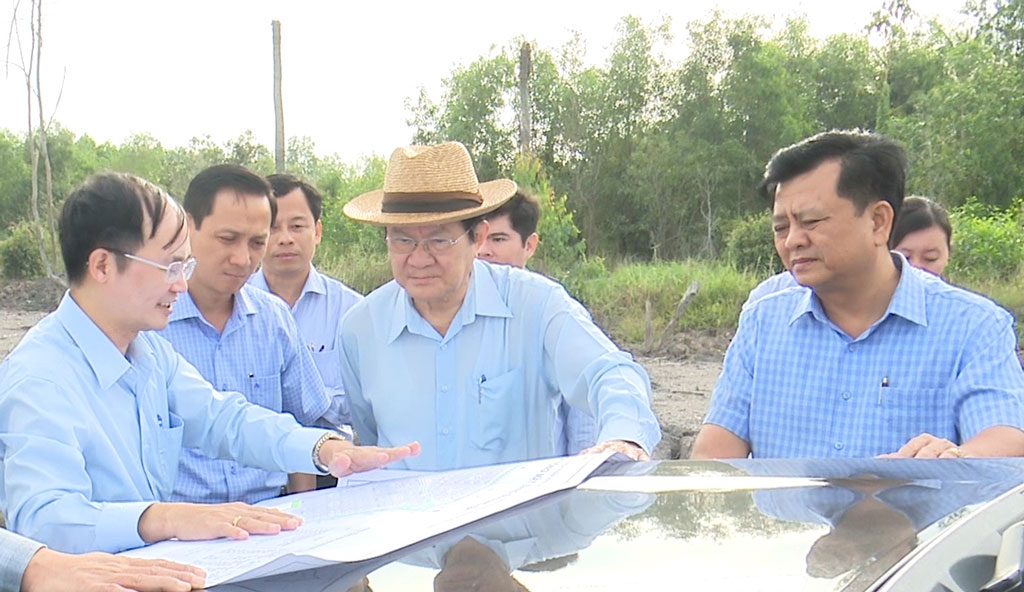 Nguyên Chủ tịch nước - Trương Tấn Sang khảo sát các khu, cụm công nghiệp tại Đức Hòa