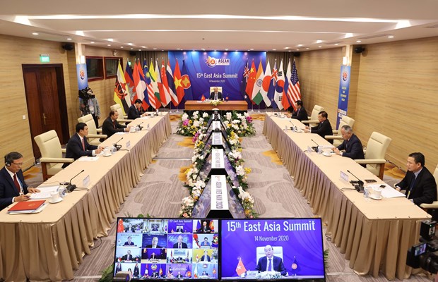 Prime Minister Nguyen Xuan Phuc, the ASEAN Chair 2020, presided over the 15th East Asia Summit via video conference from Hanoi (Photo: VNA)
