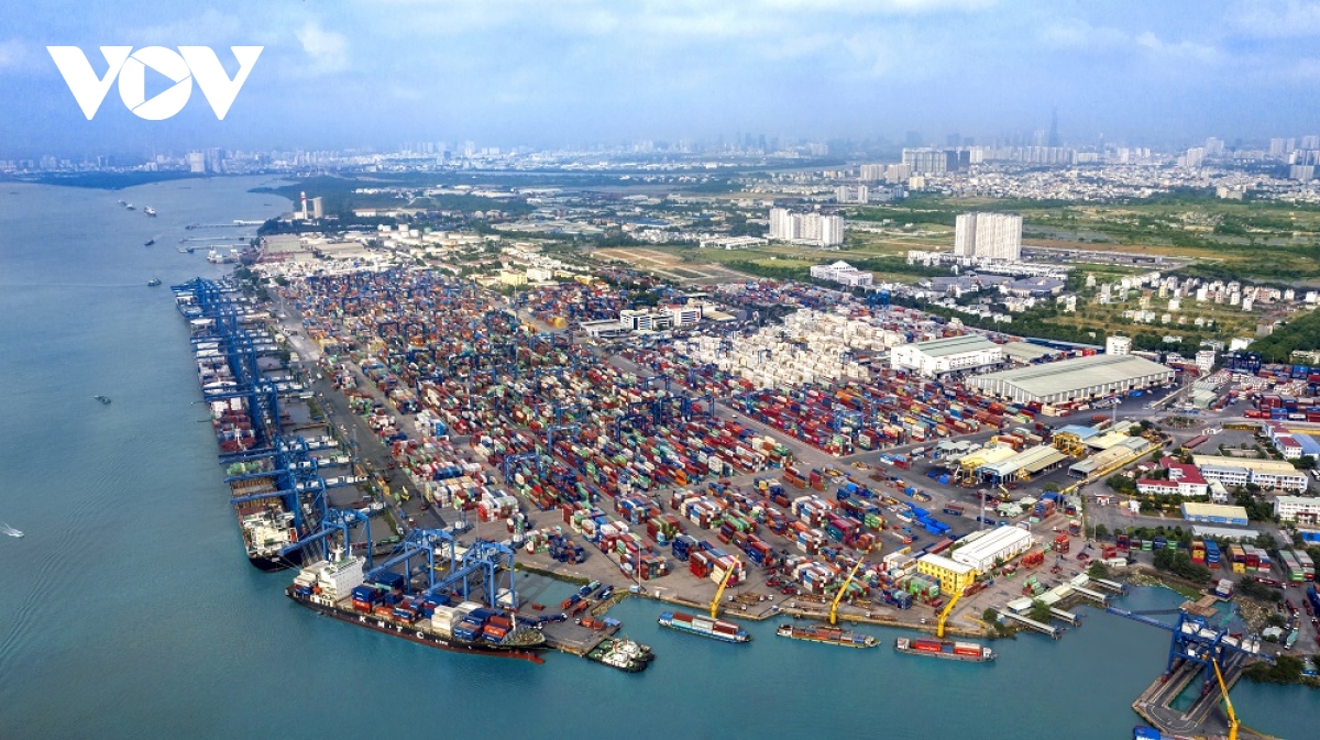 Kinh tế Việt Nam 2020 thoát đáy, tạo đà cho 2021
