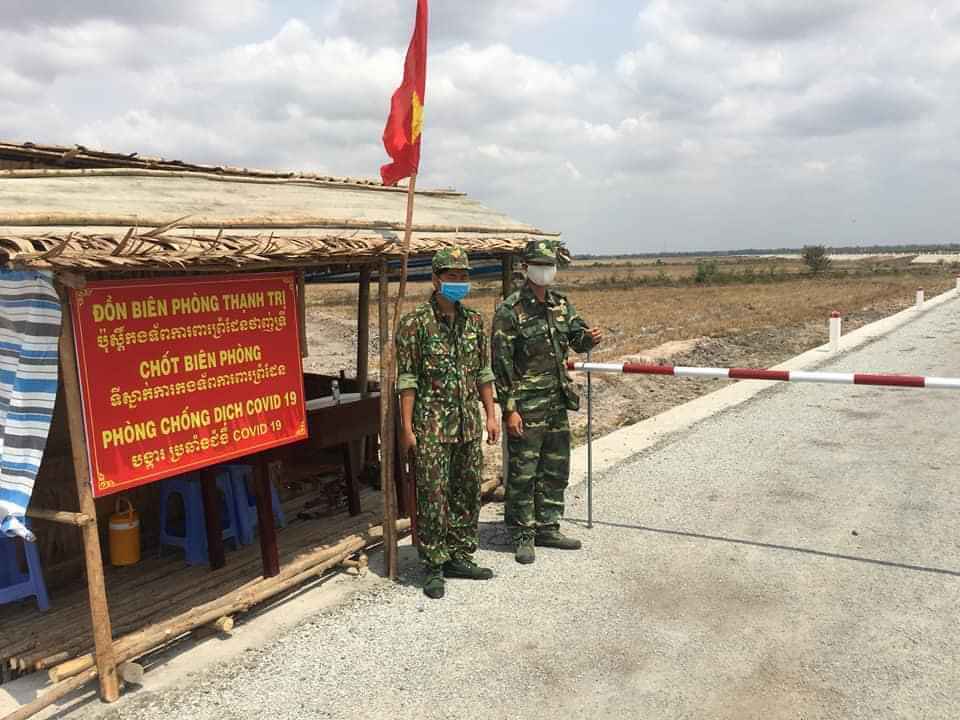 'Căng mình' chống dịch ở biên giới Kiểm tra công tác chống dịch ở biên giới