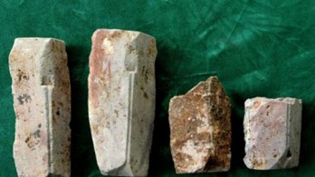 Co Loa arrowhead mould collection recognised as national treasure