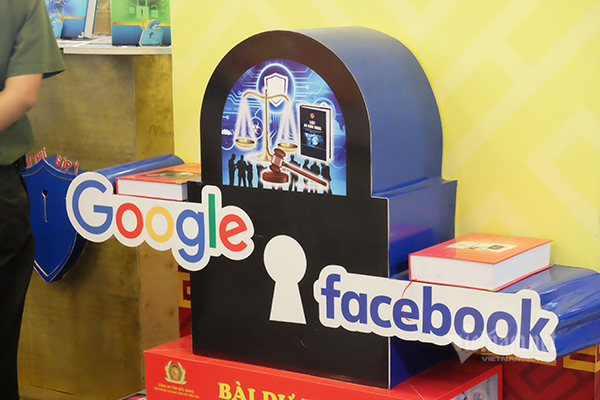 Việt Nam đang tích cực hoàn thiện hành lang pháp lý để có cơ sở đấu tranh với Facebook, Google. 
