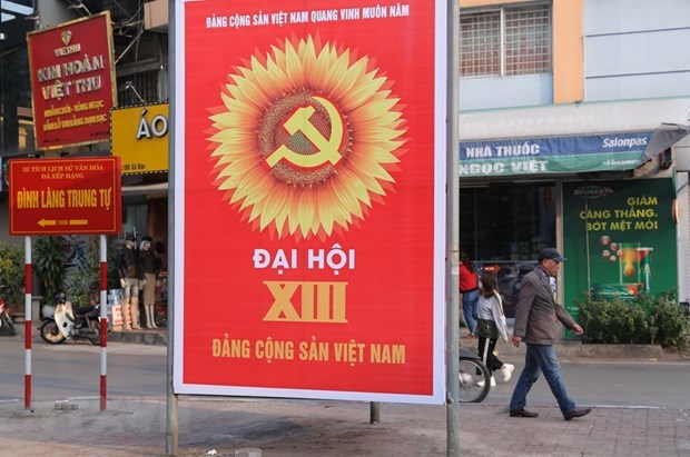 Hanoi streets decorated to welcome 13th National Party Congress. (Photo: VNA)