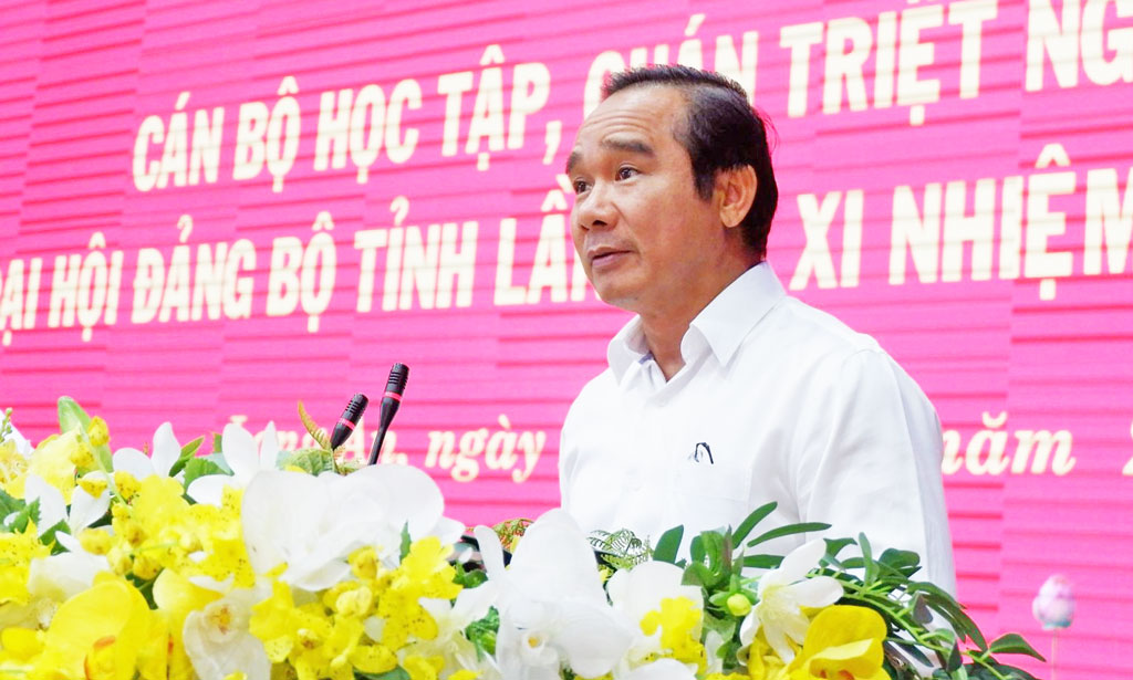 Secretary of the Provincial Party Committee - Nguyen Van Duoc speaks at the Conference