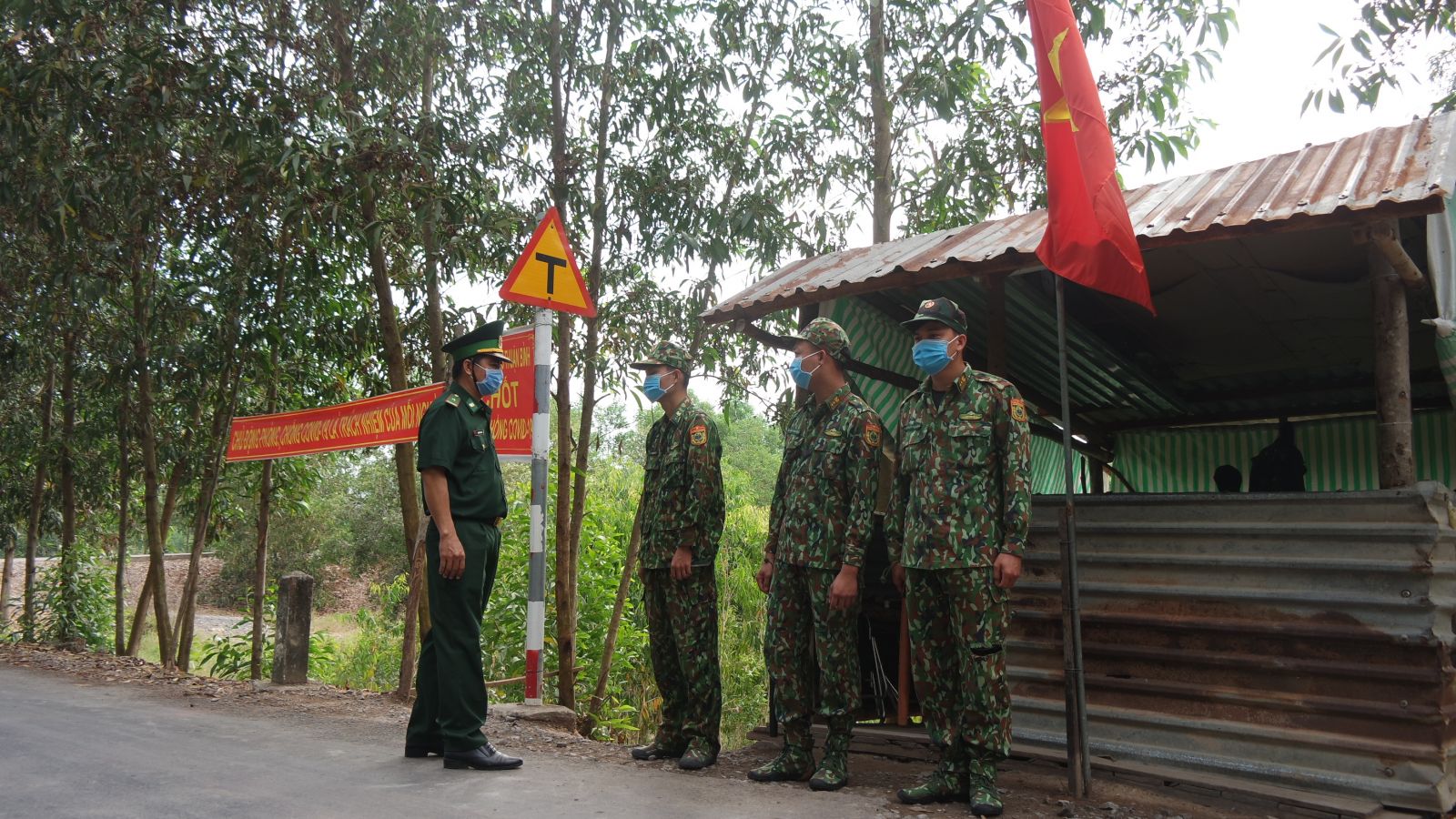Nêu cao cảnh giác, phòng dịch Covid-19 trên tuyến biên giới