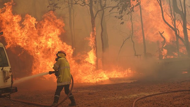 Đám cháy bùng phát mạnh mẽ tại Perth. (Ảnh: DFES)