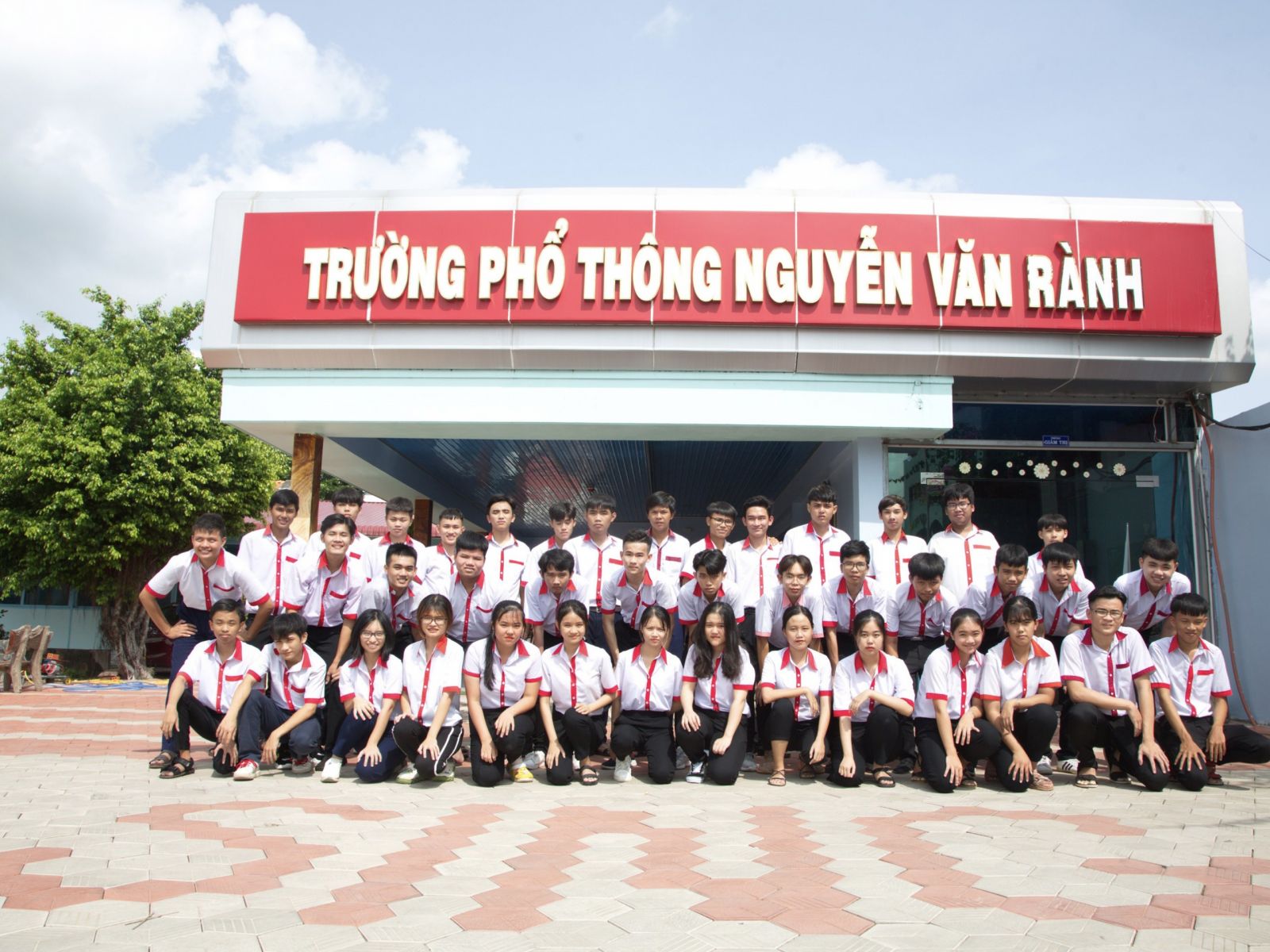 Trường THCS và THPT Nguyễn Văn Rành – Nơi chắp cánh cho những ước mơ