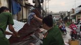 Thủ Thừa: Mưa dông làm tốc mái trên 30 căn nhà