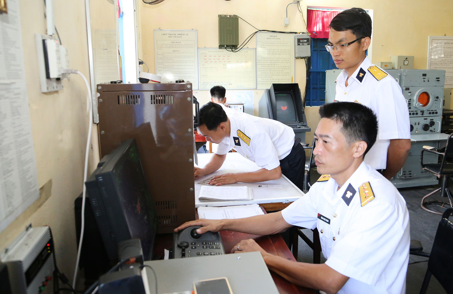 “Mắt thần” canh biển trên đảo Thổ Chu Cán bộ, chiến sĩ Trạm ra đa 610 trang trí mâm ngũ quả đón tết