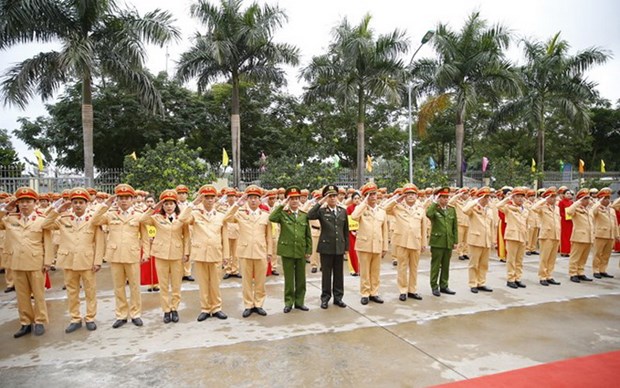 Lực lượng CSGT ra quân thực hiện cao điểm bảo đảm trật tự an toàn giao thông. (Ảnh: Doãn Tấn/TTXVN)