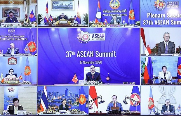 Top 10 outstanding events in Vietnam in 2020 Prime Minister Nguyen Xuan Phuc (centre) chairs the online 37th ASEAN Summit on November 12 (Photo: VNA)