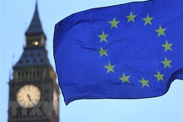 Ten most outstanding international events in 2020 The EU flag flies near the Elizabeth Tower in London, the UK (Photo: AFP/VNA)