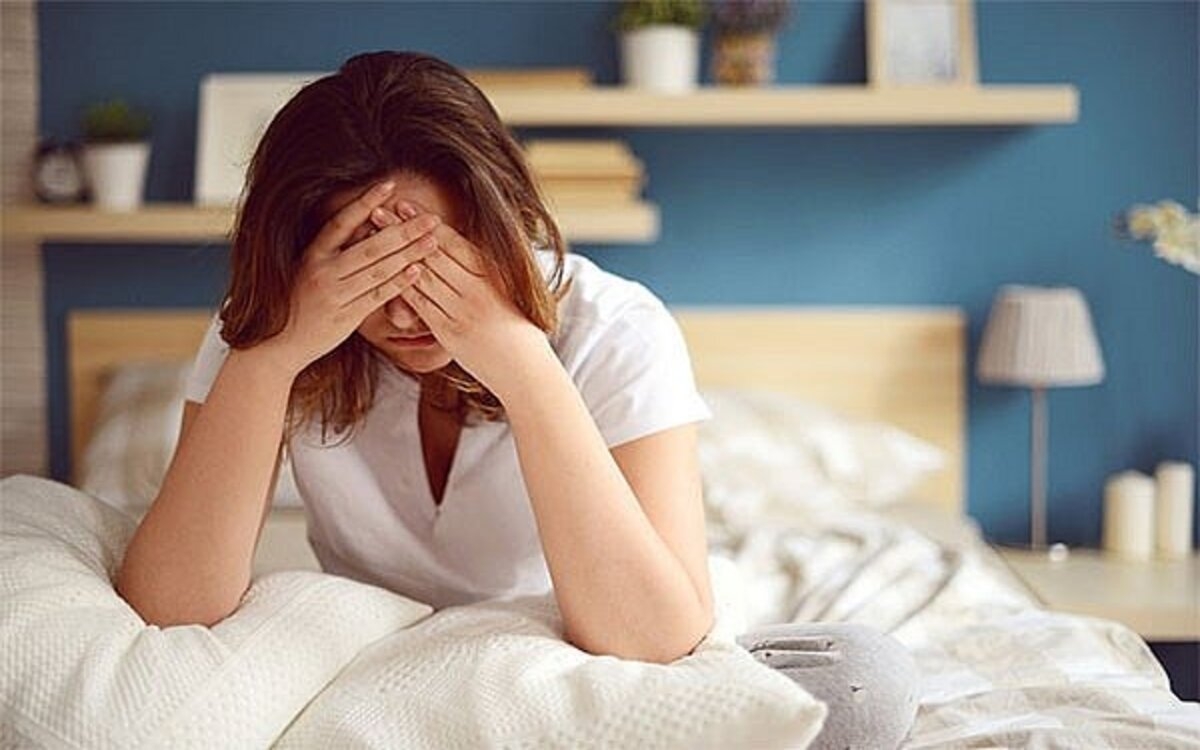 Ngủ không đủ giấc: Thiếu ngủ hay nghỉ ngơi nói chung có thể cản trở khả năng chống lại nhiễm trùng của cơ thể.