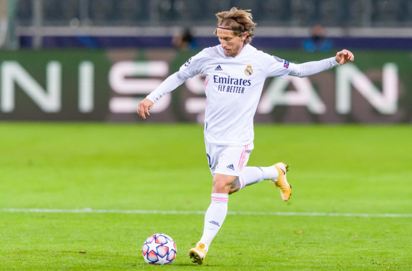 Luka Modric tự nguyện giảm lương để được ở lại Real Madrid