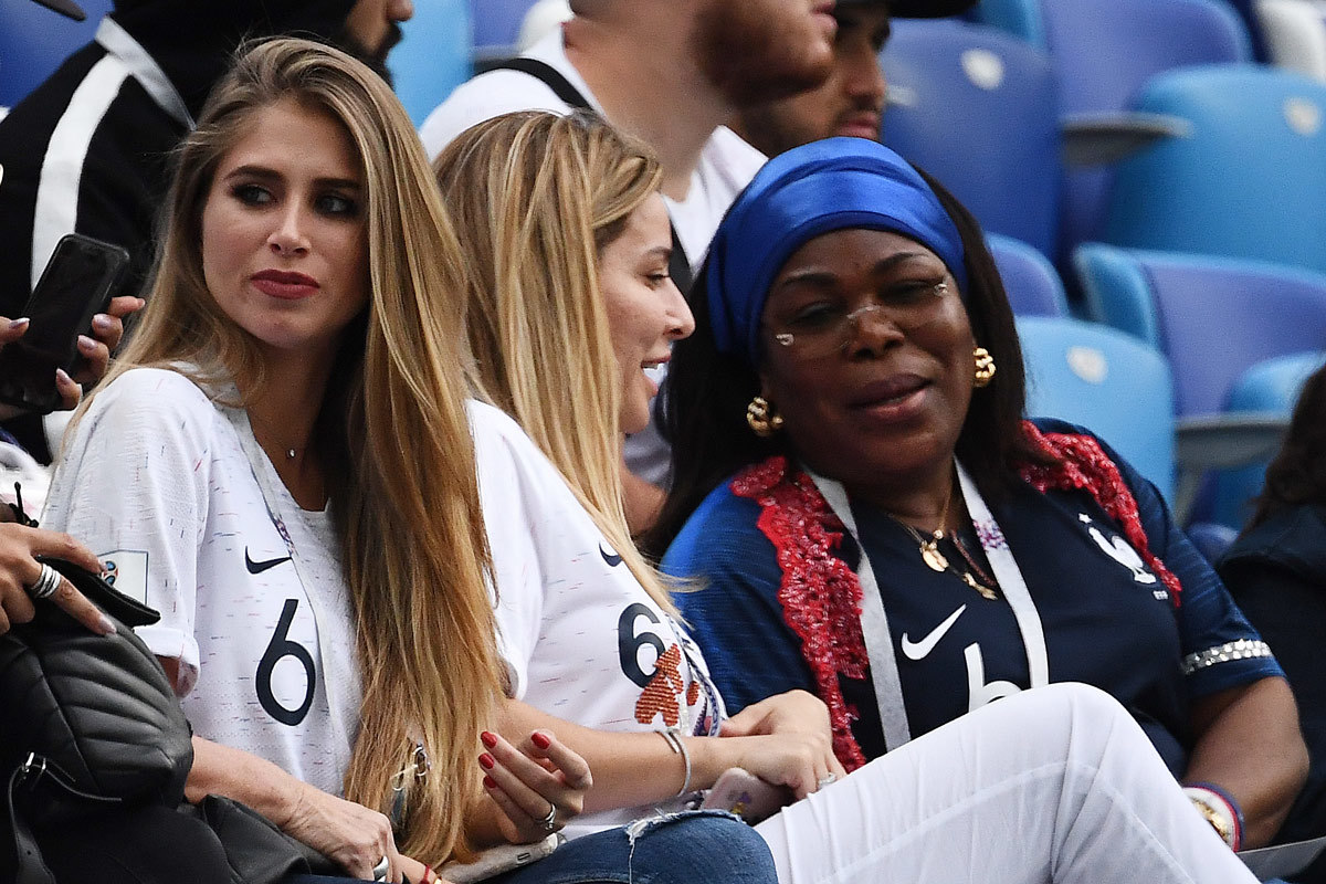 Maria Salaues lần đầu công khai quan hệ khi cùng mẹ của Pogba cổ vũ Pháp ở World Cup 2018