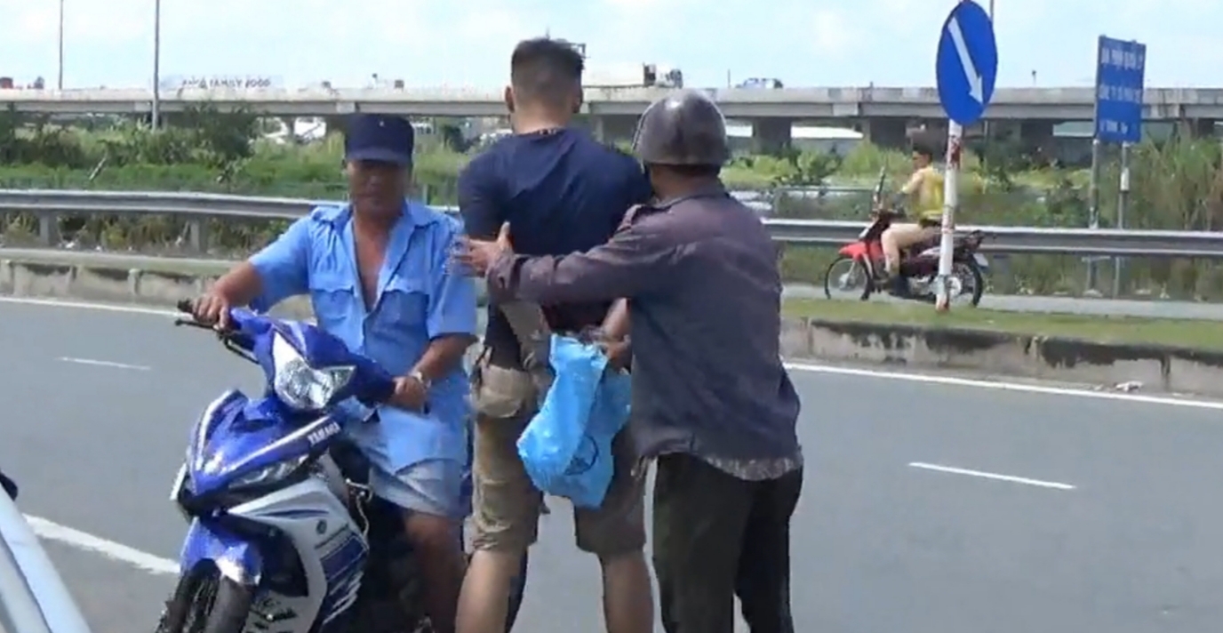 Phát huy vai trò của người dân phòng, chống tội phạm Một đối tượng trộm bị người dân bắt quả tang