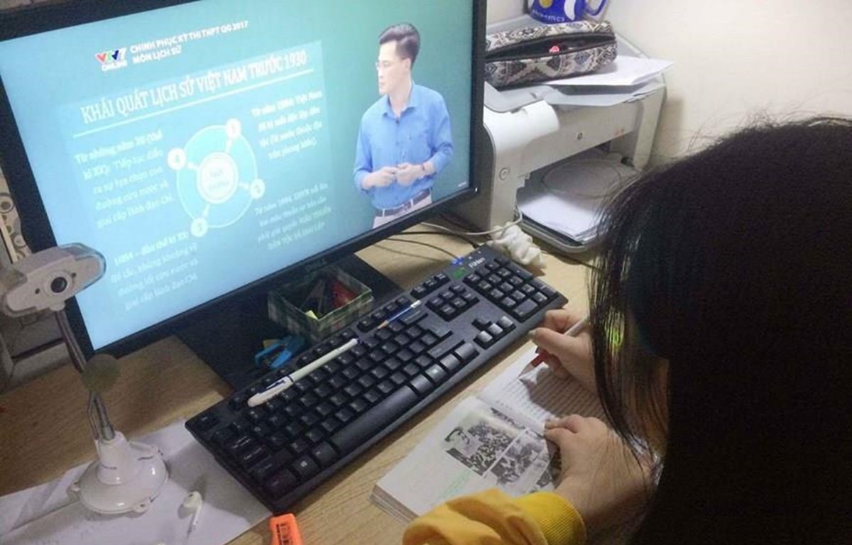 Thứ trưởng Bộ Giáo dục: Đưa dạy học trực tuyến thành nhu cầu tự thân