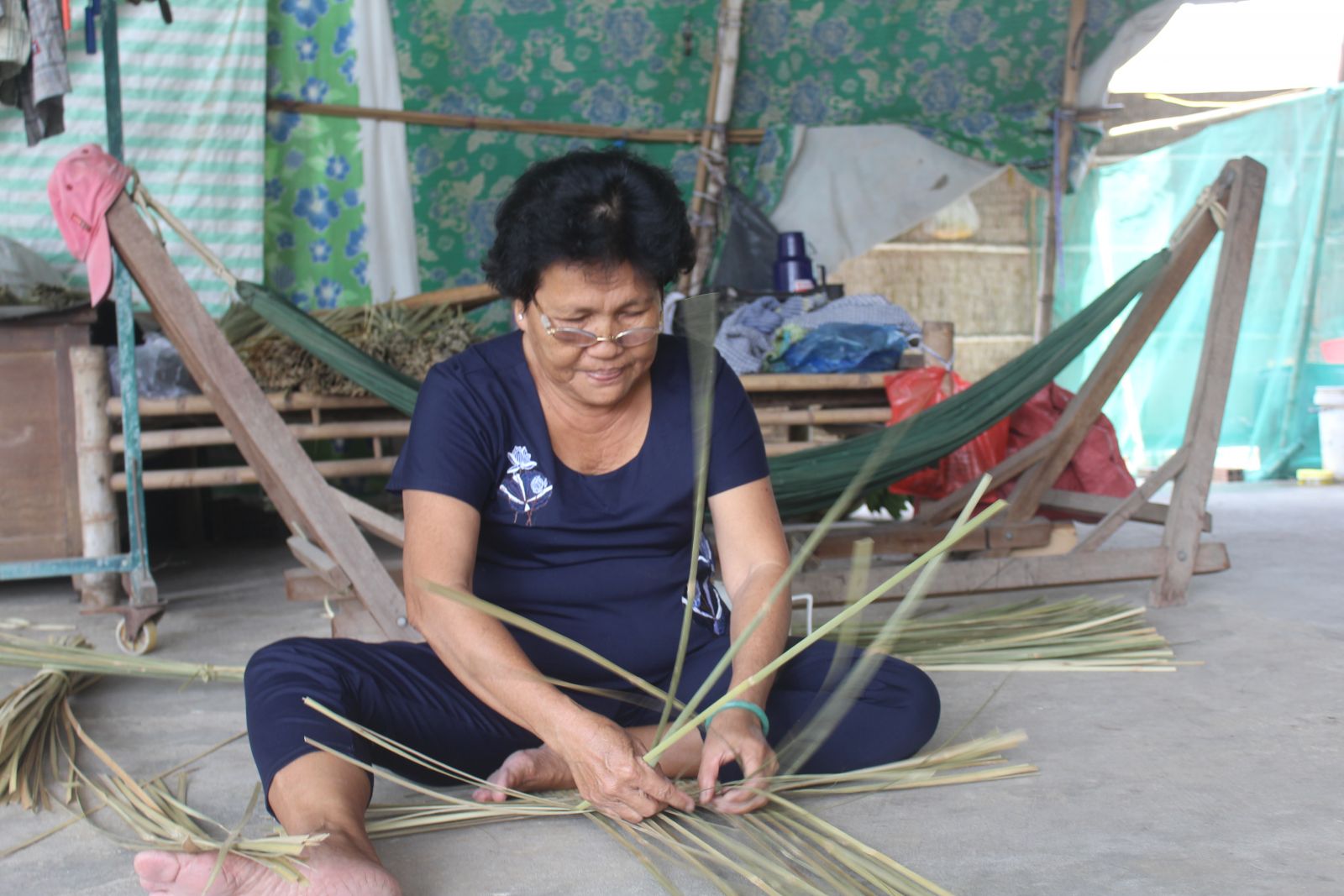 Nghề đan đát ở ấp Bến Long ngày càng thưa dần