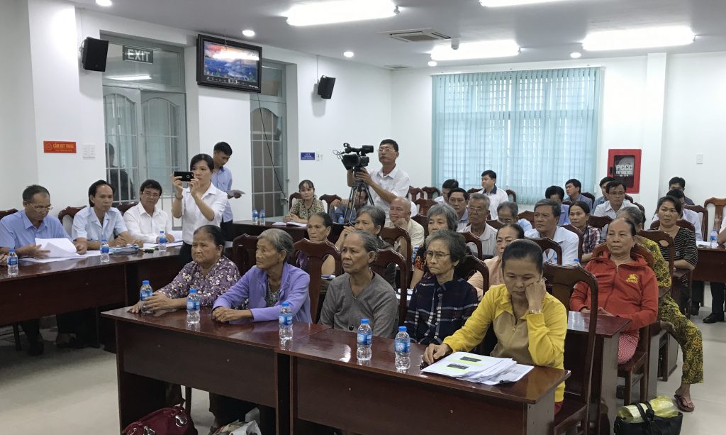 33 hộ dân ở huyện Vĩnh Hưng đối thoại với lãnh đạo tỉnh