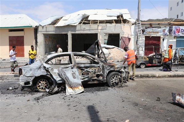 Hiện trường một vụ đánh bom tại Mogadishu, Somalia. (Nguồn: AFP/TTXVN)