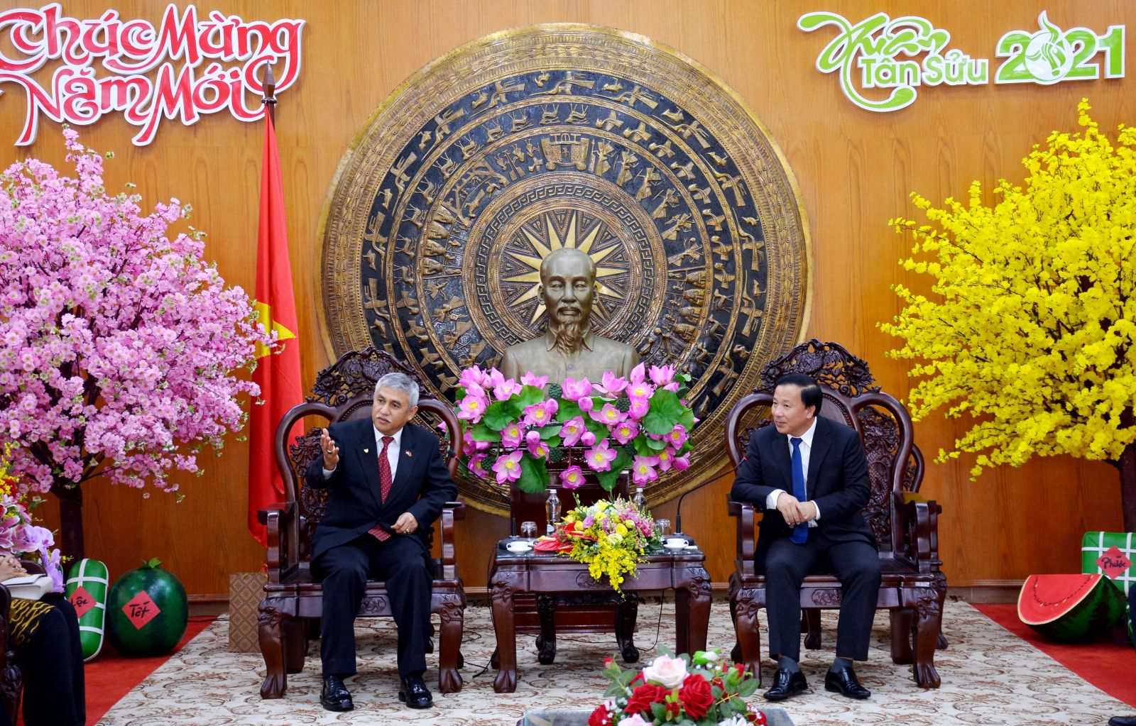 Consulate General of Indonesia says farewell to leaders of Long An province The Consulate General of Indonesia in Ho Chi Minh City - Hanif Salim affirmed the close cooperation relationship between Indonesia and Vietnam