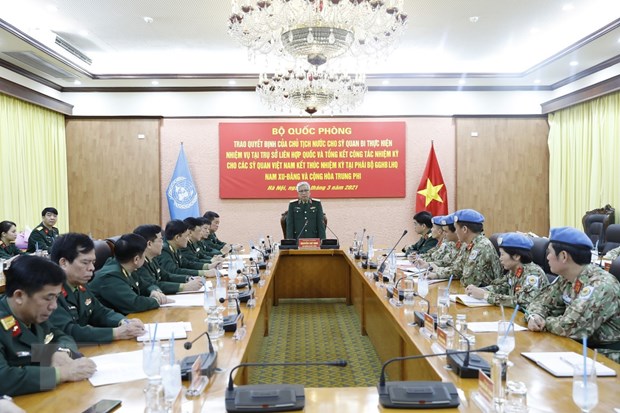 Trao quyết định cho sỹ quan Việt Nam thực hiện nhiệm vụ tại Trụ sở LHQ